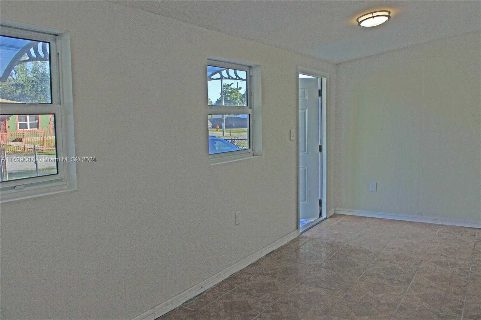 Small Image of 1918 NORTH WEST 82ND ST, Miami Number 8