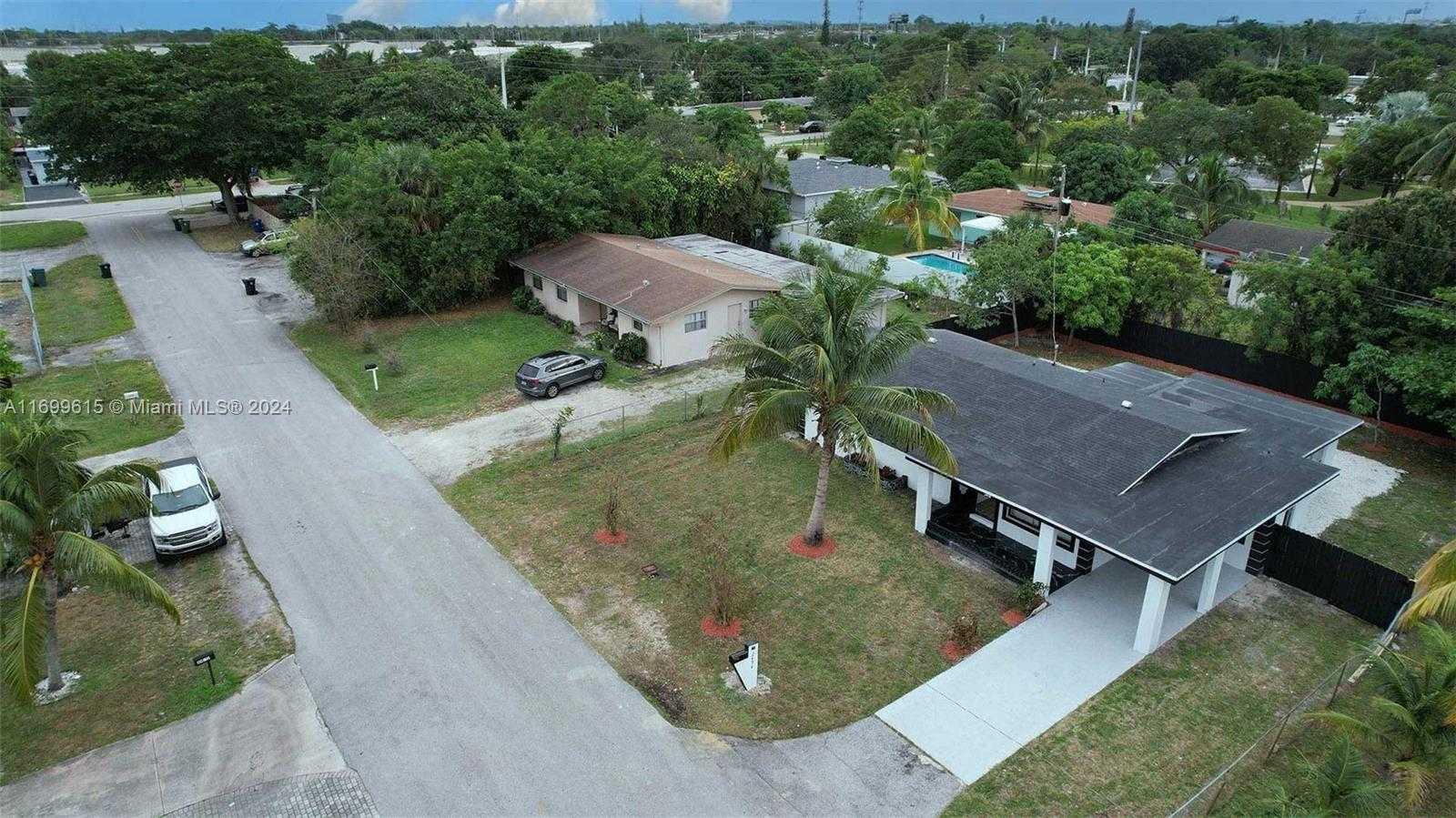 Small Image of 2496 SOUTH WEST 8TH ST, Fort Lauderdale Number 12
