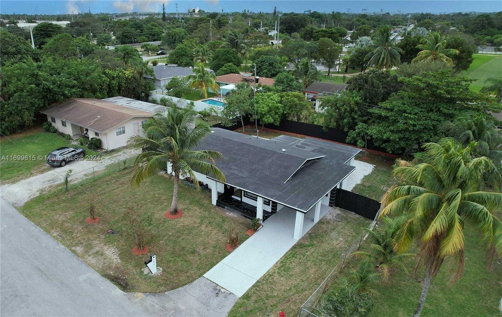 Small Image of 2496 SOUTH WEST 8TH ST, Fort Lauderdale Number 13