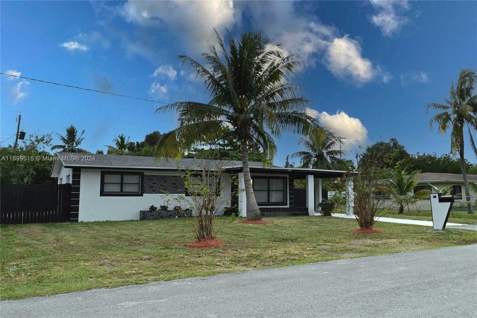 Small Image of 2496 SOUTH WEST 8TH ST, Fort Lauderdale Number 15