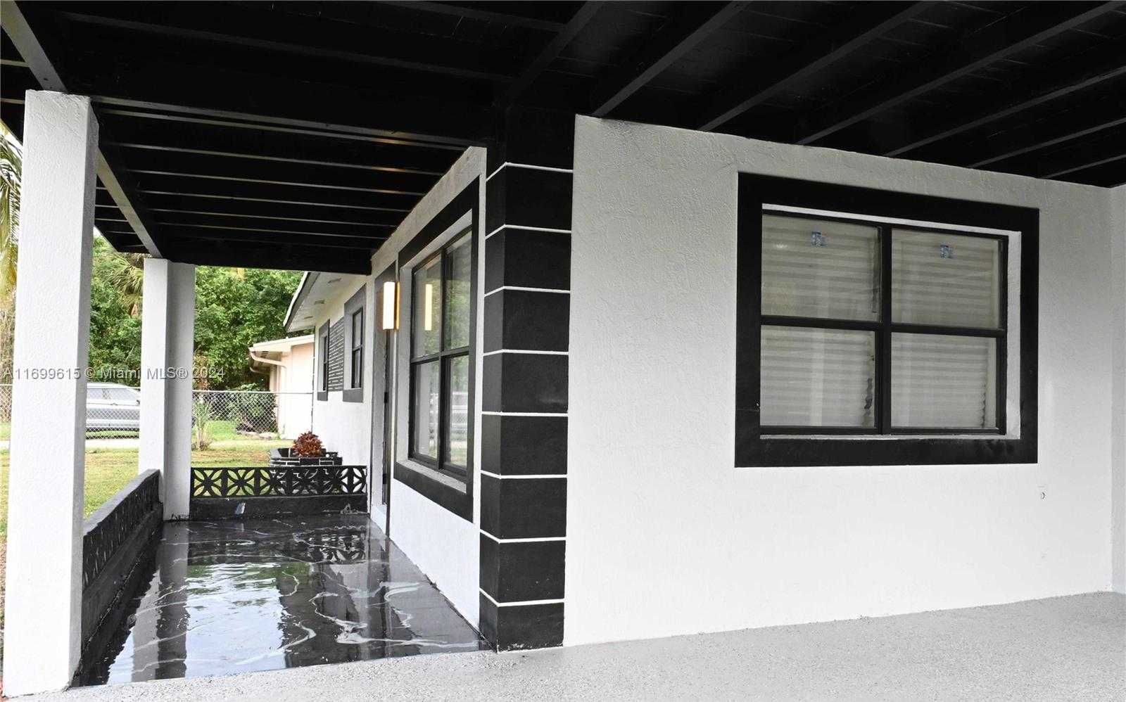Small Image of 2496 SOUTH WEST 8TH ST, Fort Lauderdale Number 18