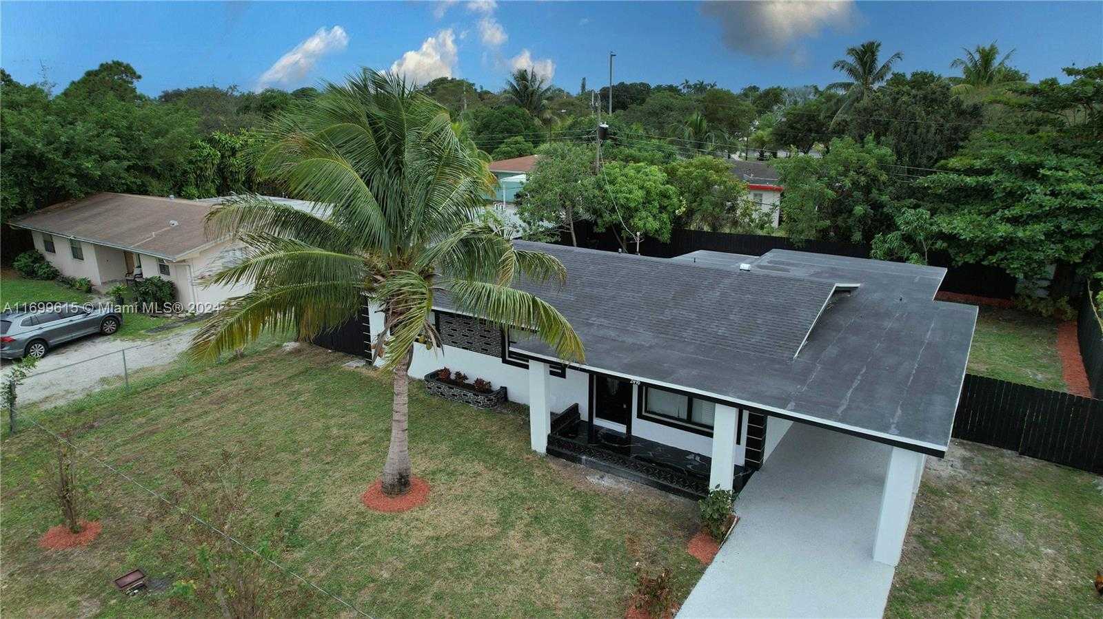 Small Image of 2496 SOUTH WEST 8TH ST, Fort Lauderdale Number 2