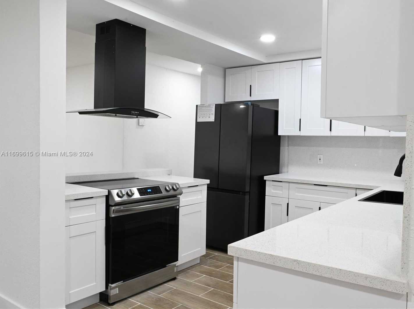 Small Image of 2496 SOUTH WEST 8TH ST, Fort Lauderdale Number 29
