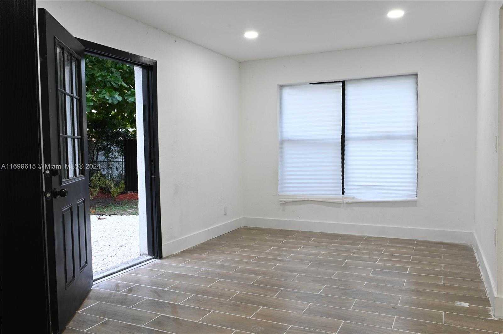 Small Image of 2496 SOUTH WEST 8TH ST, Fort Lauderdale Number 36