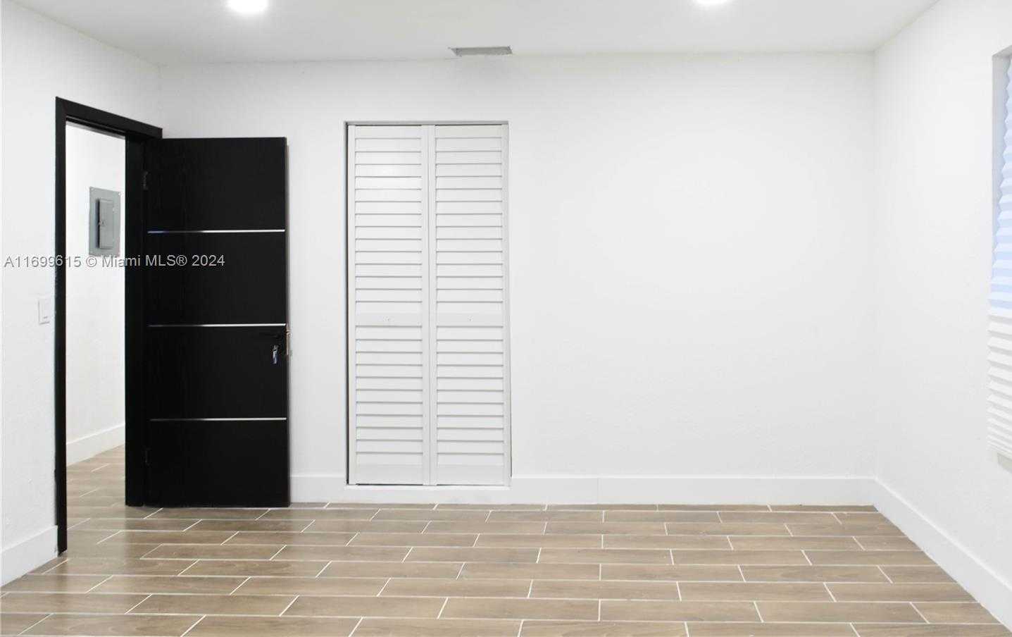 Small Image of 2496 SOUTH WEST 8TH ST, Fort Lauderdale Number 46