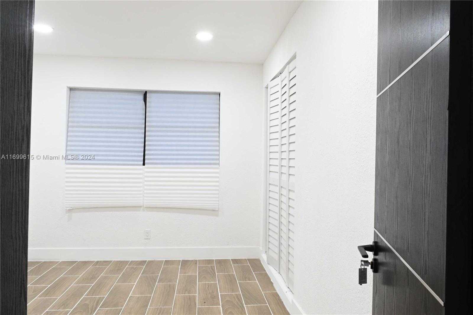 Small Image of 2496 SOUTH WEST 8TH ST, Fort Lauderdale Number 48