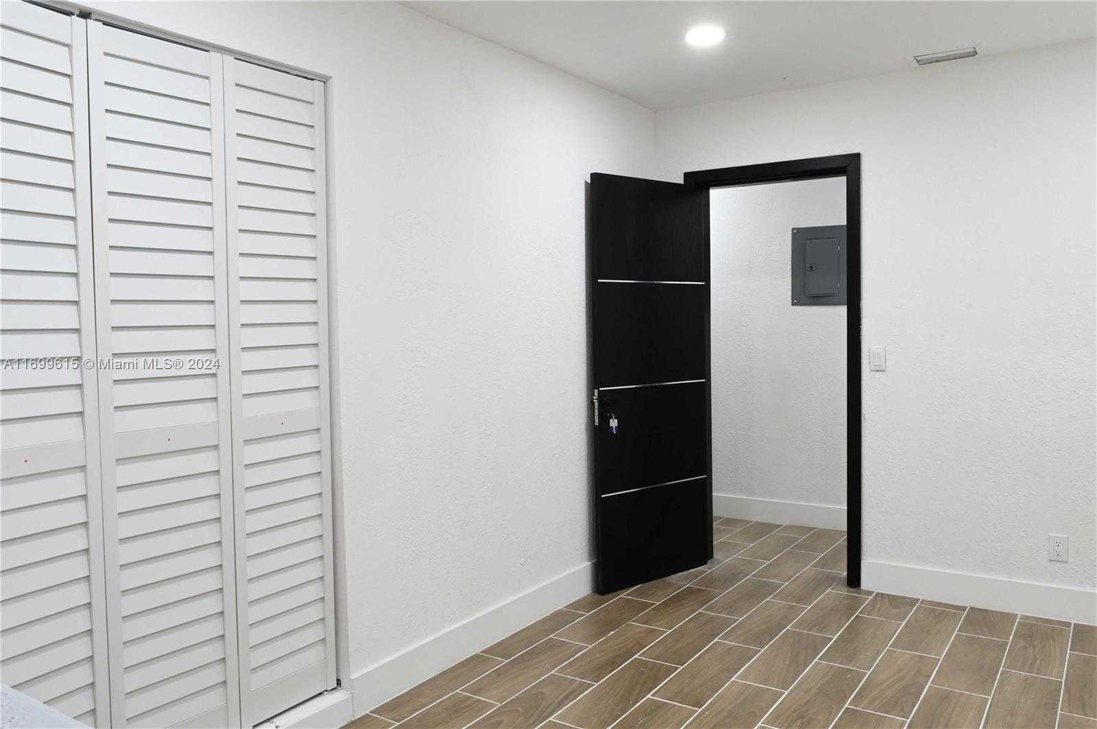 Small Image of 2496 SOUTH WEST 8TH ST, Fort Lauderdale Number 49