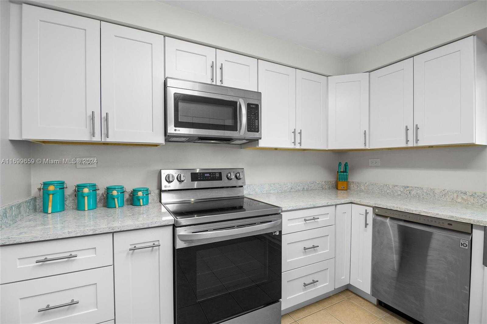 Small Image of 7951 GULFSTREAM BLVD, Marathon Number 14