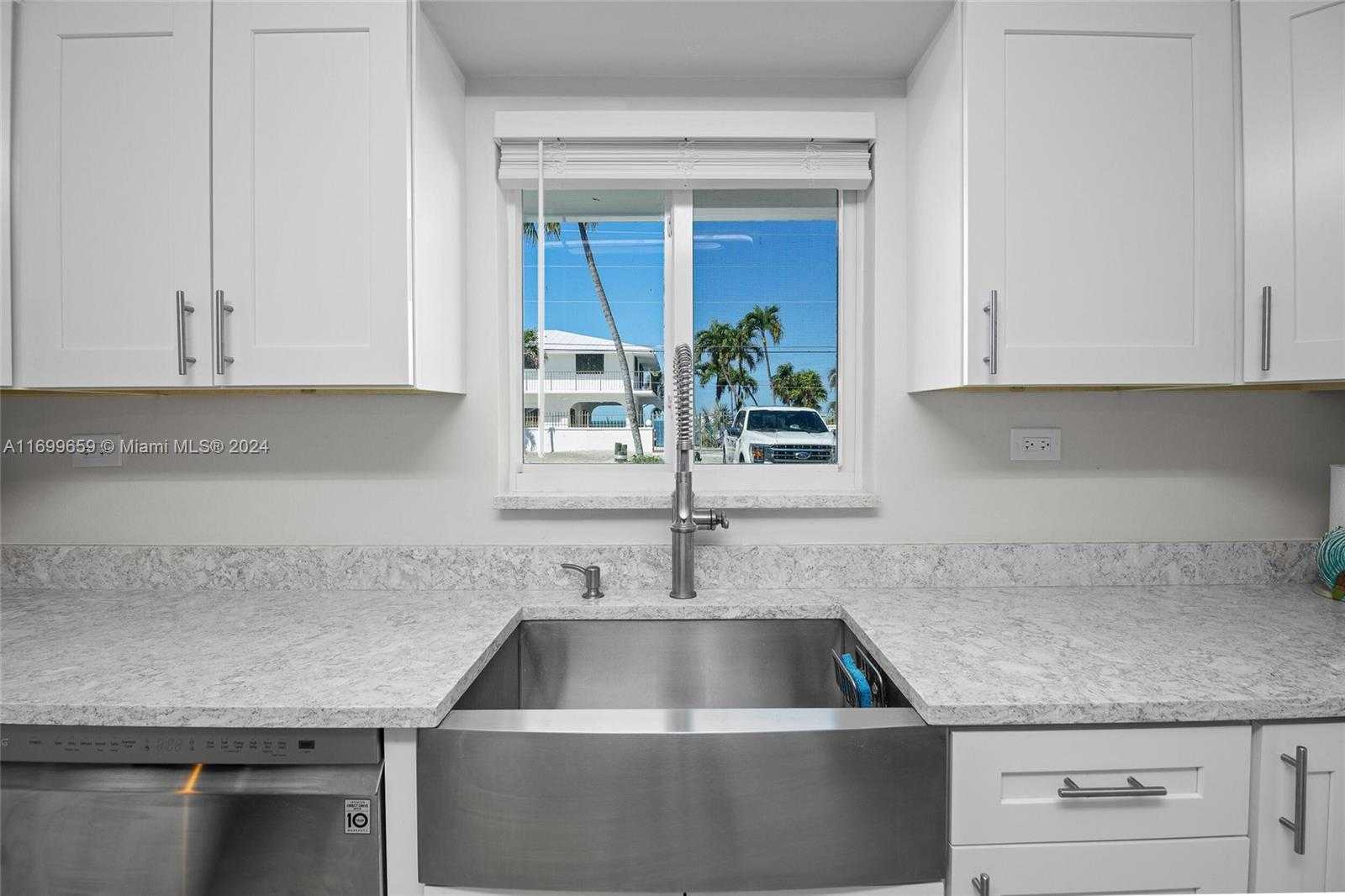 Small Image of 7951 GULFSTREAM BLVD, Marathon Number 15