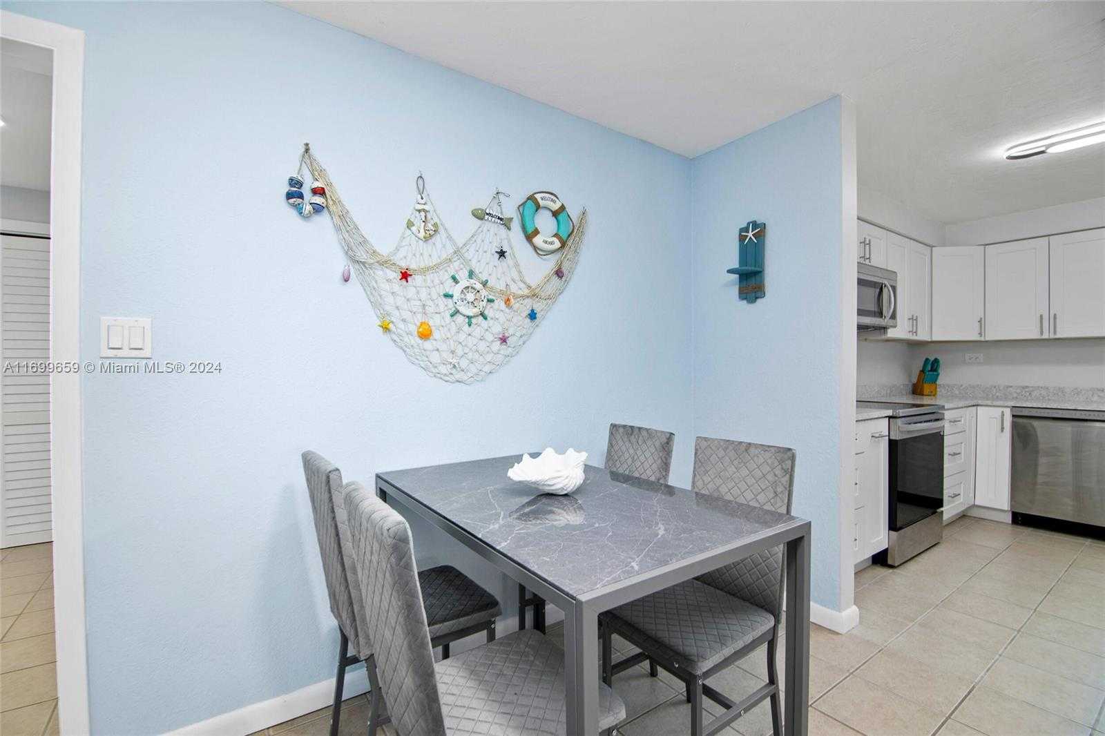 Small Image of 7951 GULFSTREAM BLVD, Marathon Number 21