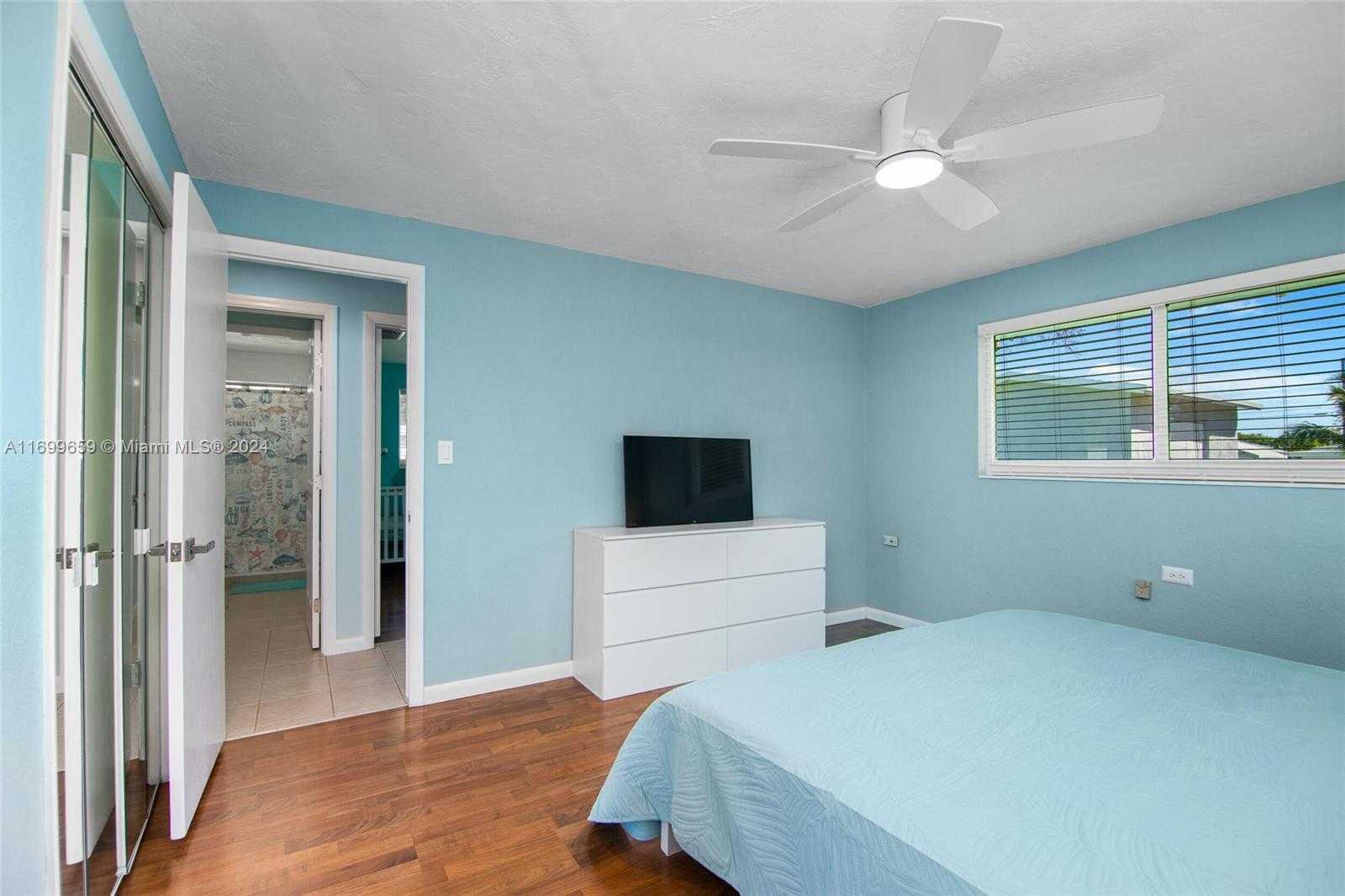 Small Image of 7951 GULFSTREAM BLVD, Marathon Number 23