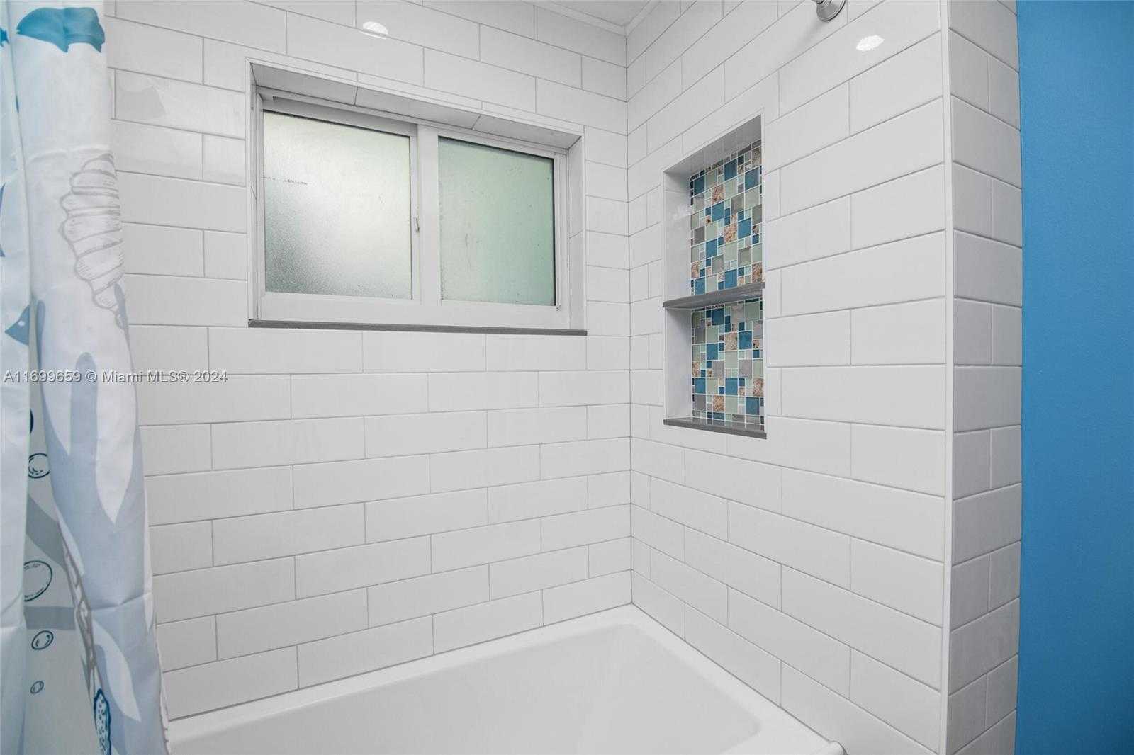 Small Image of 7951 GULFSTREAM BLVD, Marathon Number 30