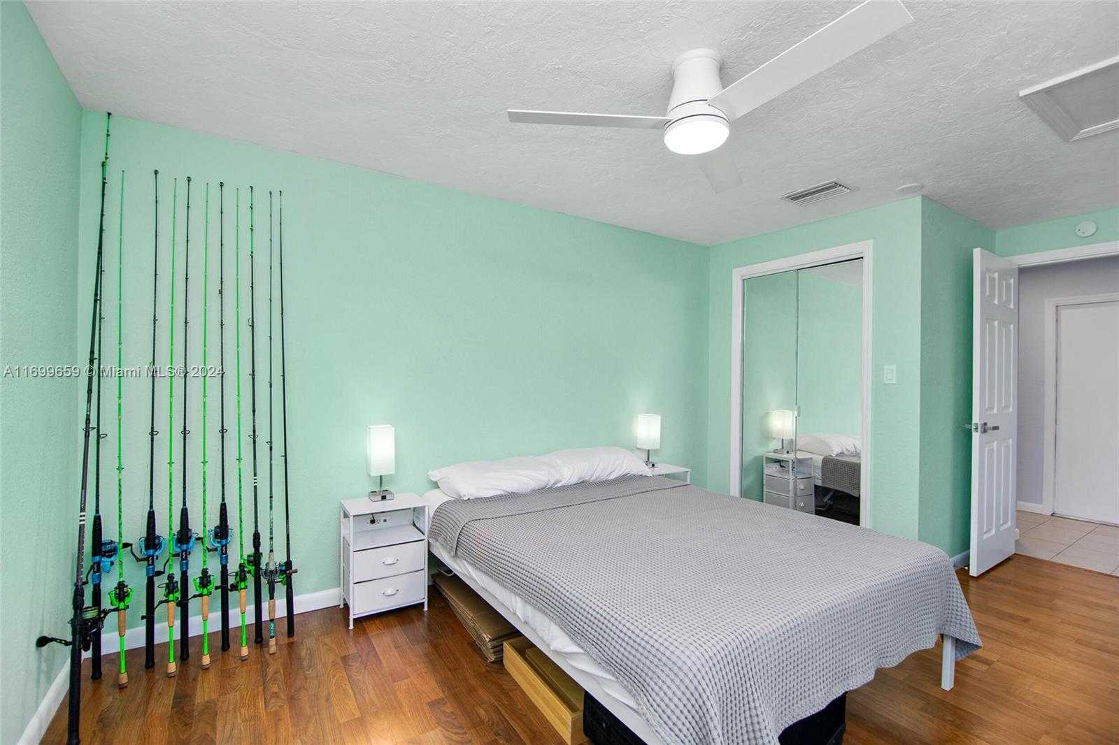 Small Image of 7951 GULFSTREAM BLVD, Marathon Number 35