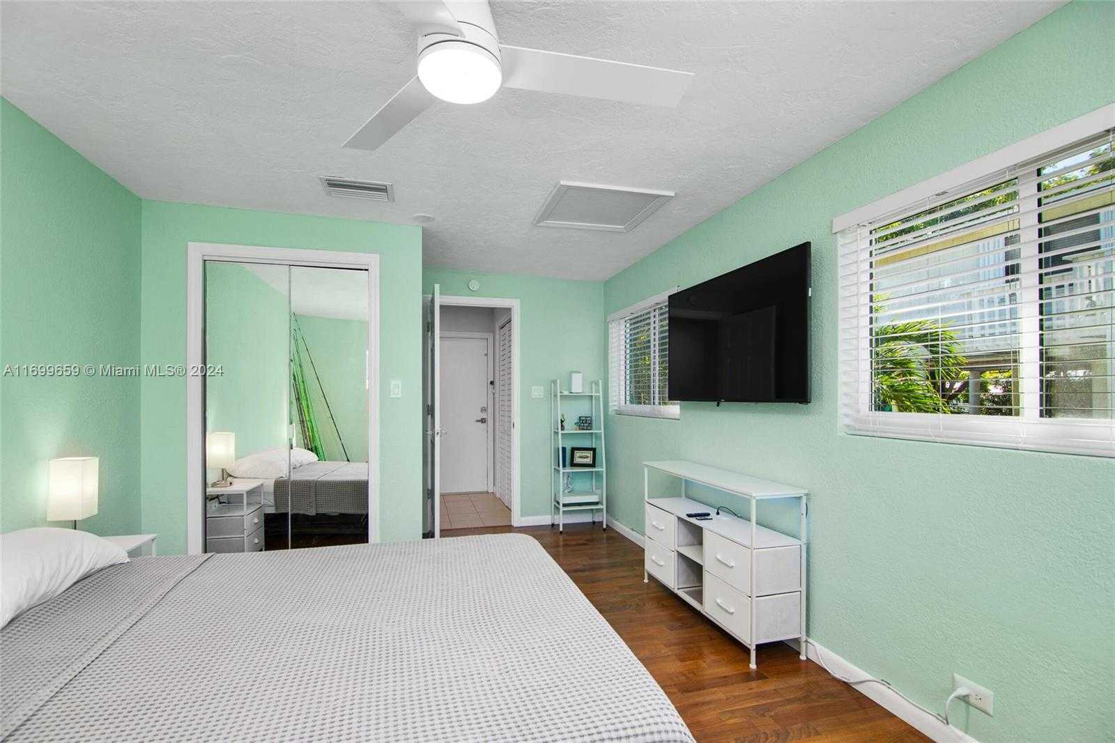 Small Image of 7951 GULFSTREAM BLVD, Marathon Number 36
