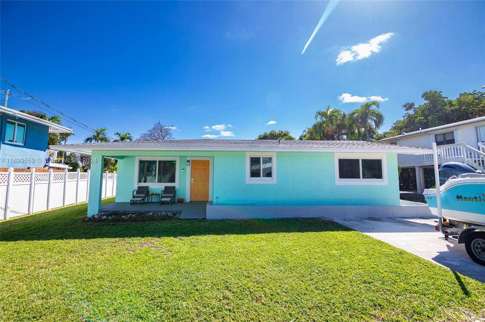Small Image of 7951 GULFSTREAM BLVD, Marathon Number 38