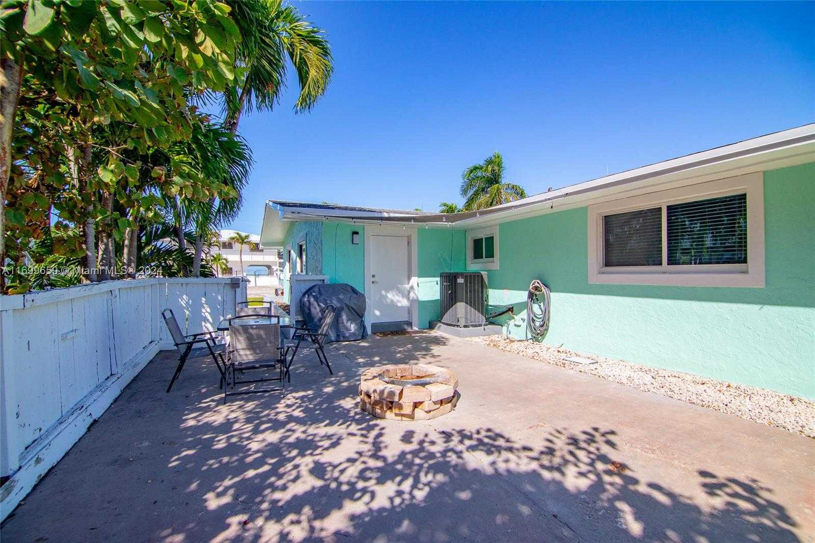 Small Image of 7951 GULFSTREAM BLVD, Marathon Number 42