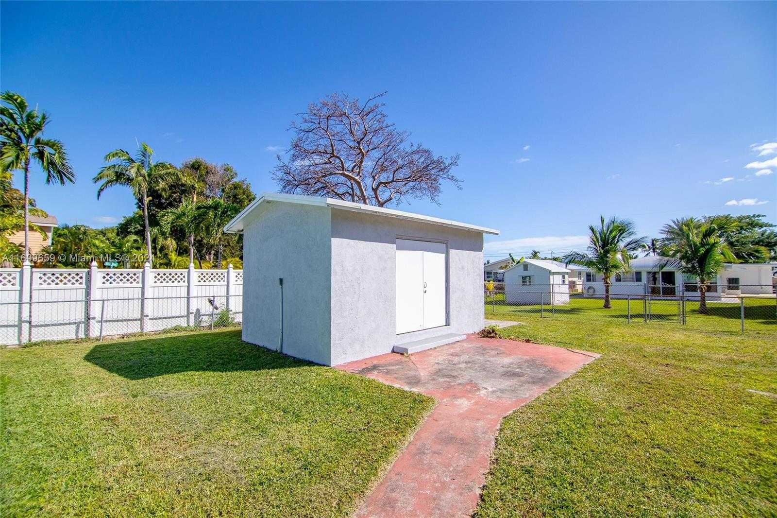 Small Image of 7951 GULFSTREAM BLVD, Marathon Number 47