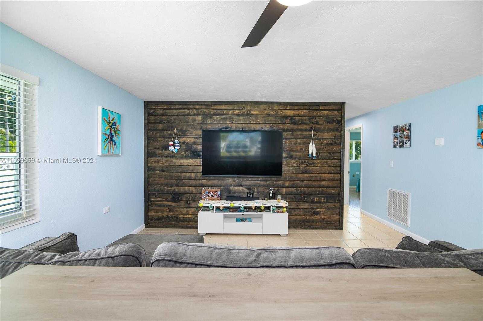 Small Image of 7951 GULFSTREAM BLVD, Marathon Number 9