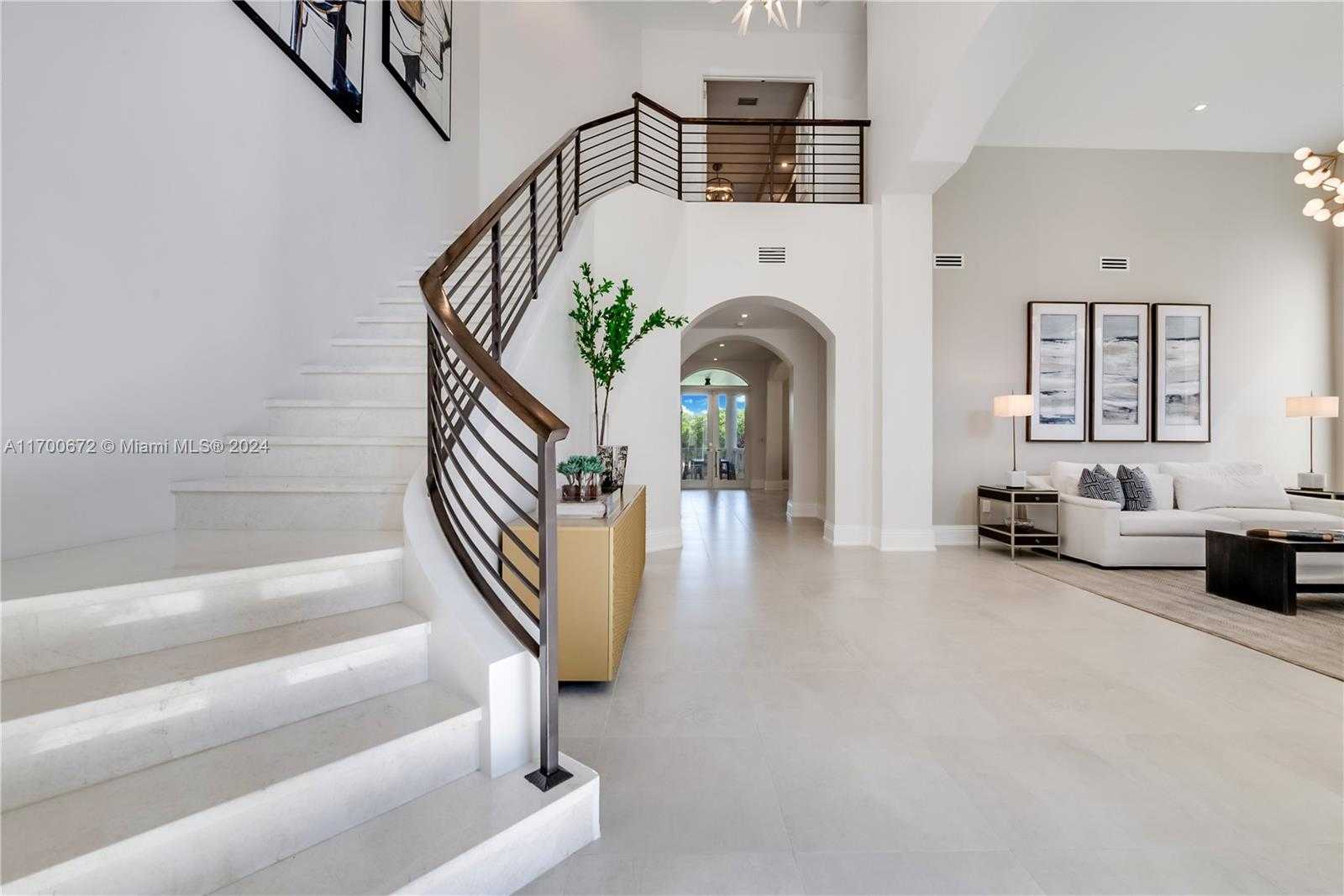 Small Image of 13693 DEERING BAY DR, Coral Gables Number 12