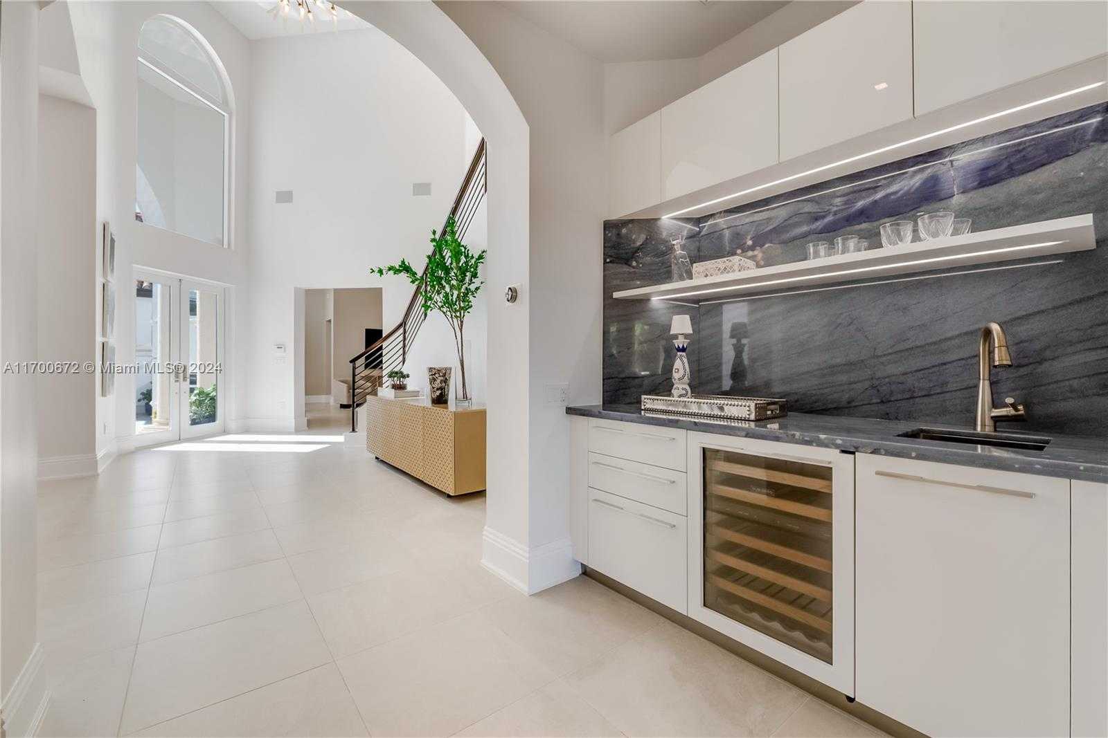 Small Image of 13693 DEERING BAY DR, Coral Gables Number 21