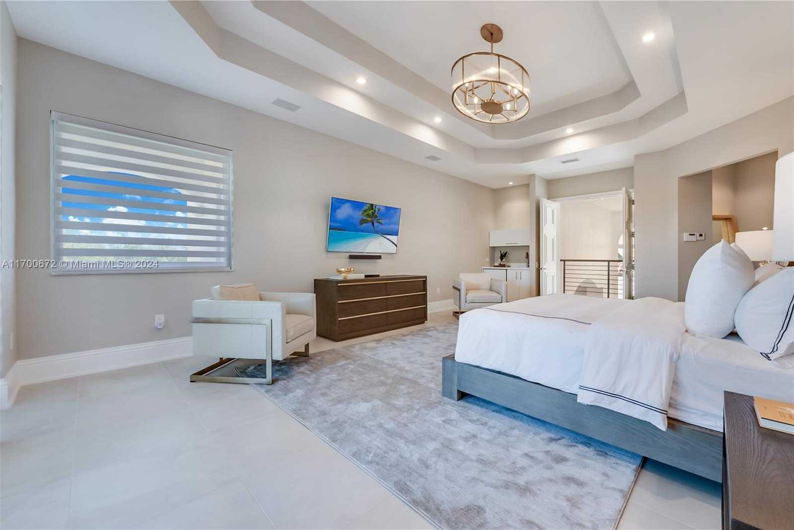 Small Image of 13693 DEERING BAY DR, Coral Gables Number 28