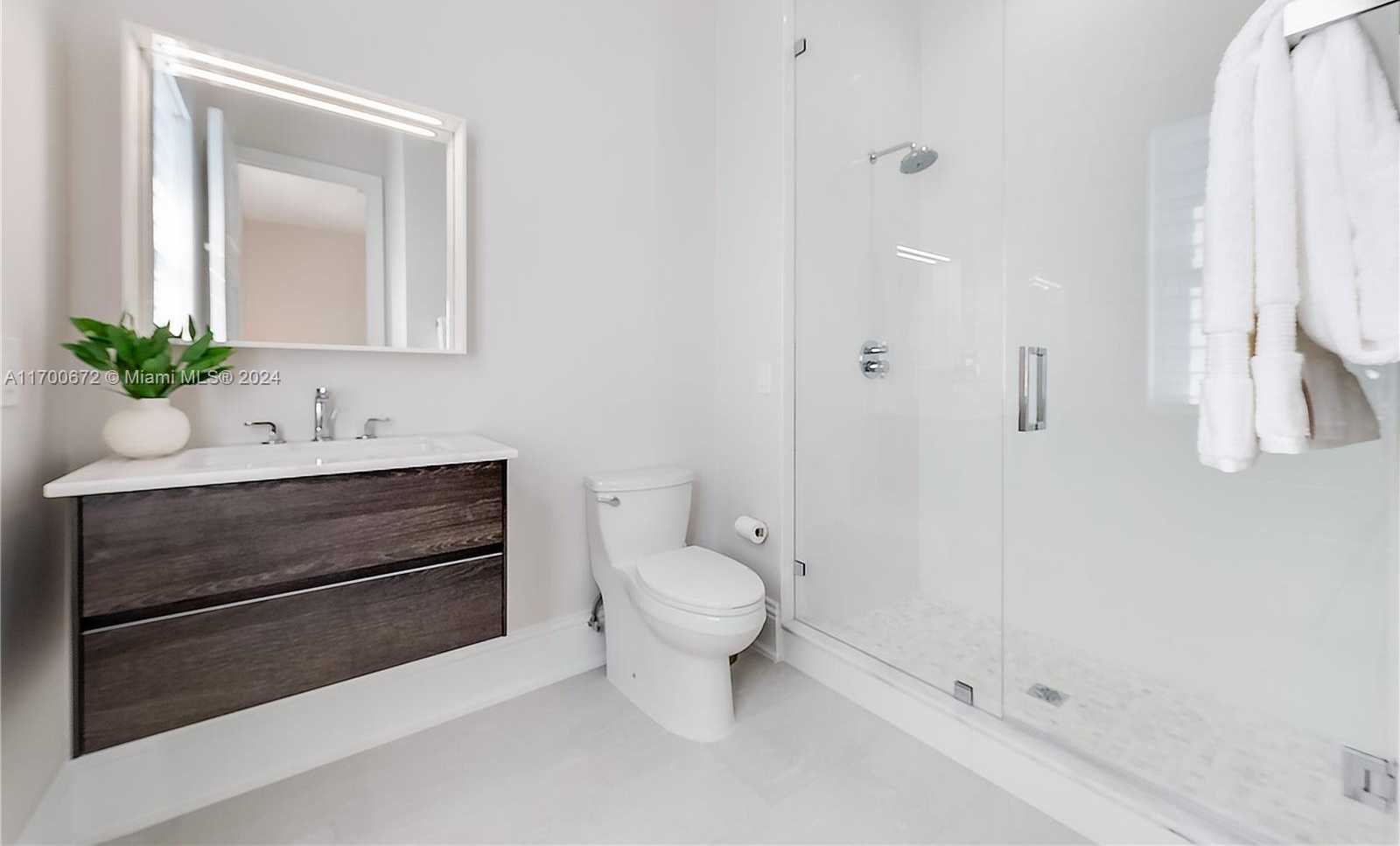 Small Image of 13693 DEERING BAY DR, Coral Gables Number 32