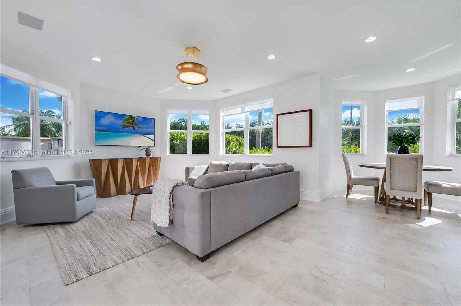 Small Image of 13693 DEERING BAY DR, Coral Gables Number 4