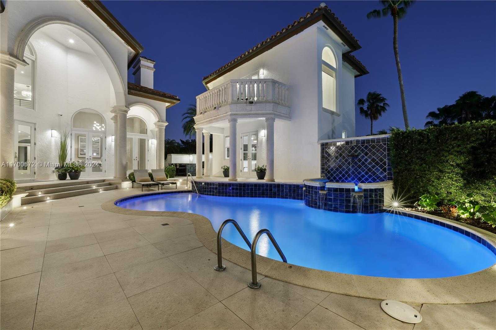 Small Image of 13693 DEERING BAY DR, Coral Gables Number 41