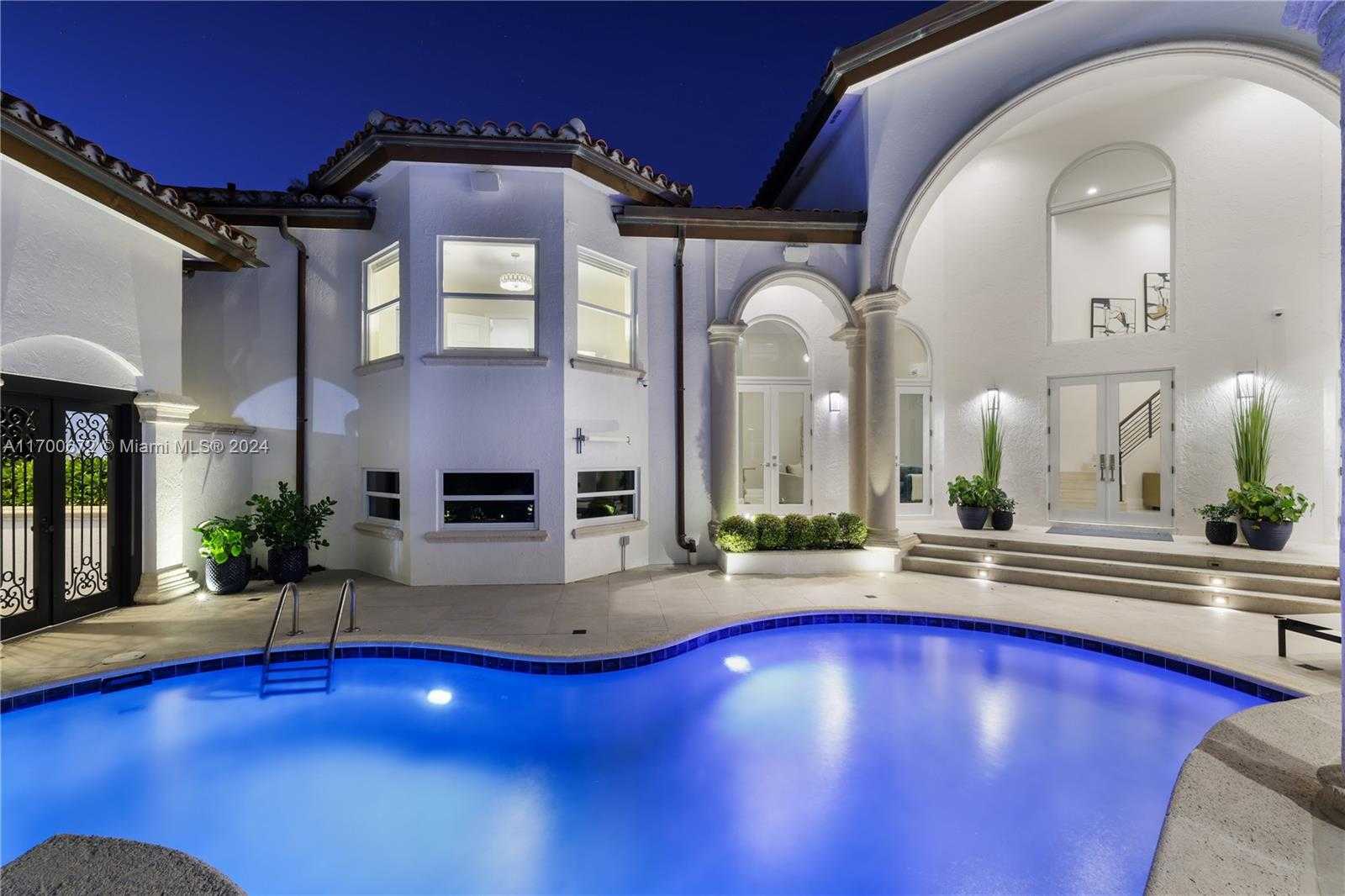 Small Image of 13693 DEERING BAY DR, Coral Gables Number 43