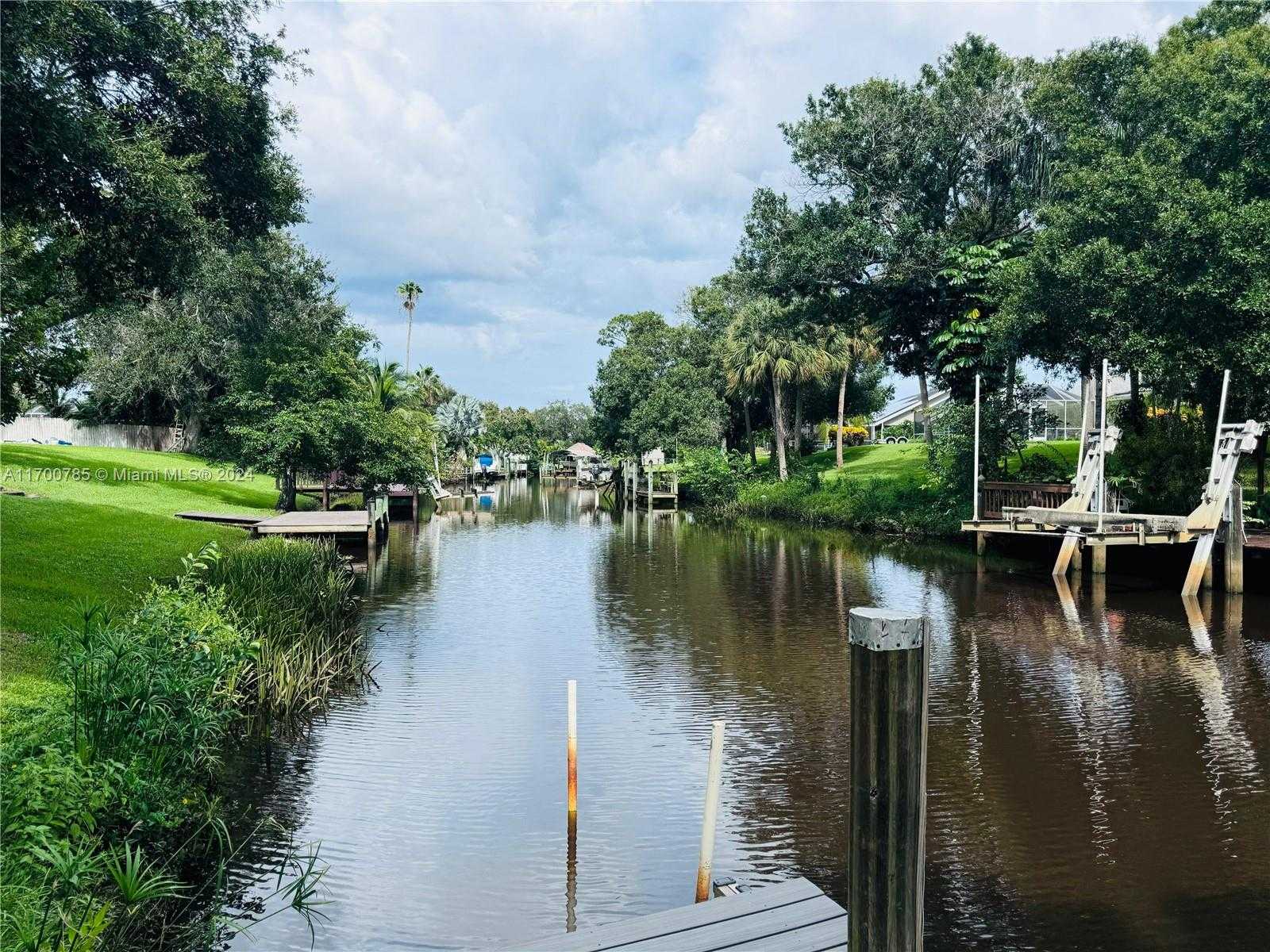 Small Image of 509 NORTH EAST SOLIDA CIR, Port St. Lucie Number 12