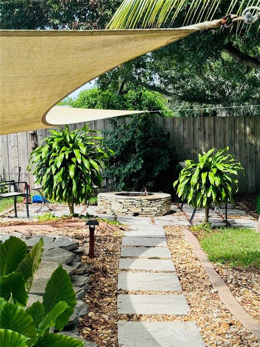 Small Image of 509 NORTH EAST SOLIDA CIR, Port St. Lucie Number 14
