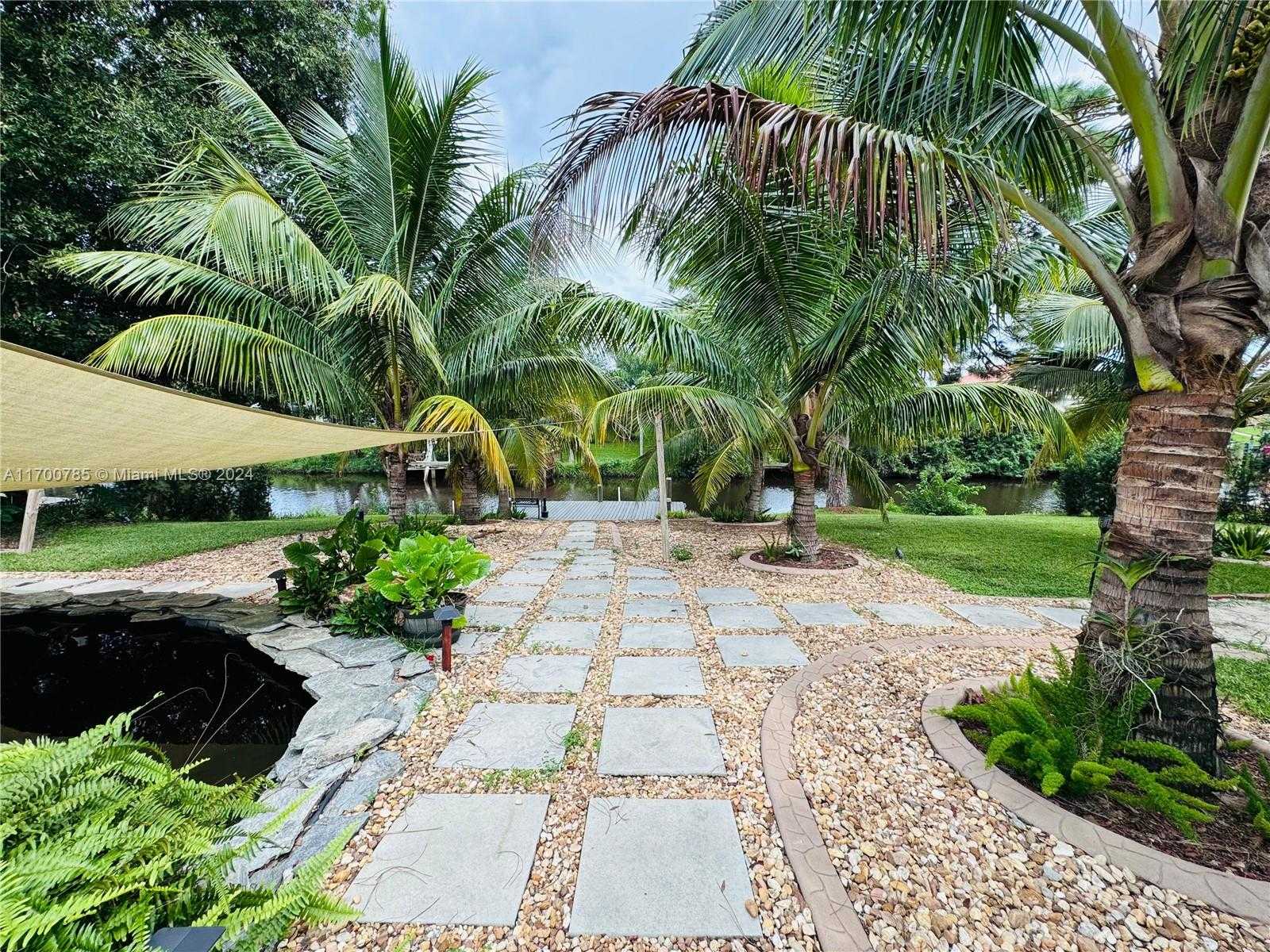 Small Image of 509 NORTH EAST SOLIDA CIR, Port St. Lucie Number 18