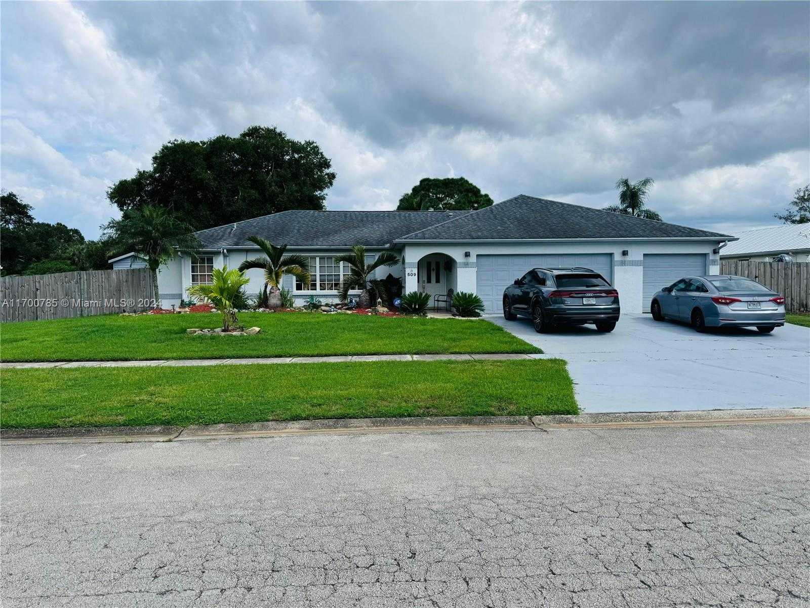Small Image of 509 NORTH EAST SOLIDA CIR, Port St. Lucie Number 2