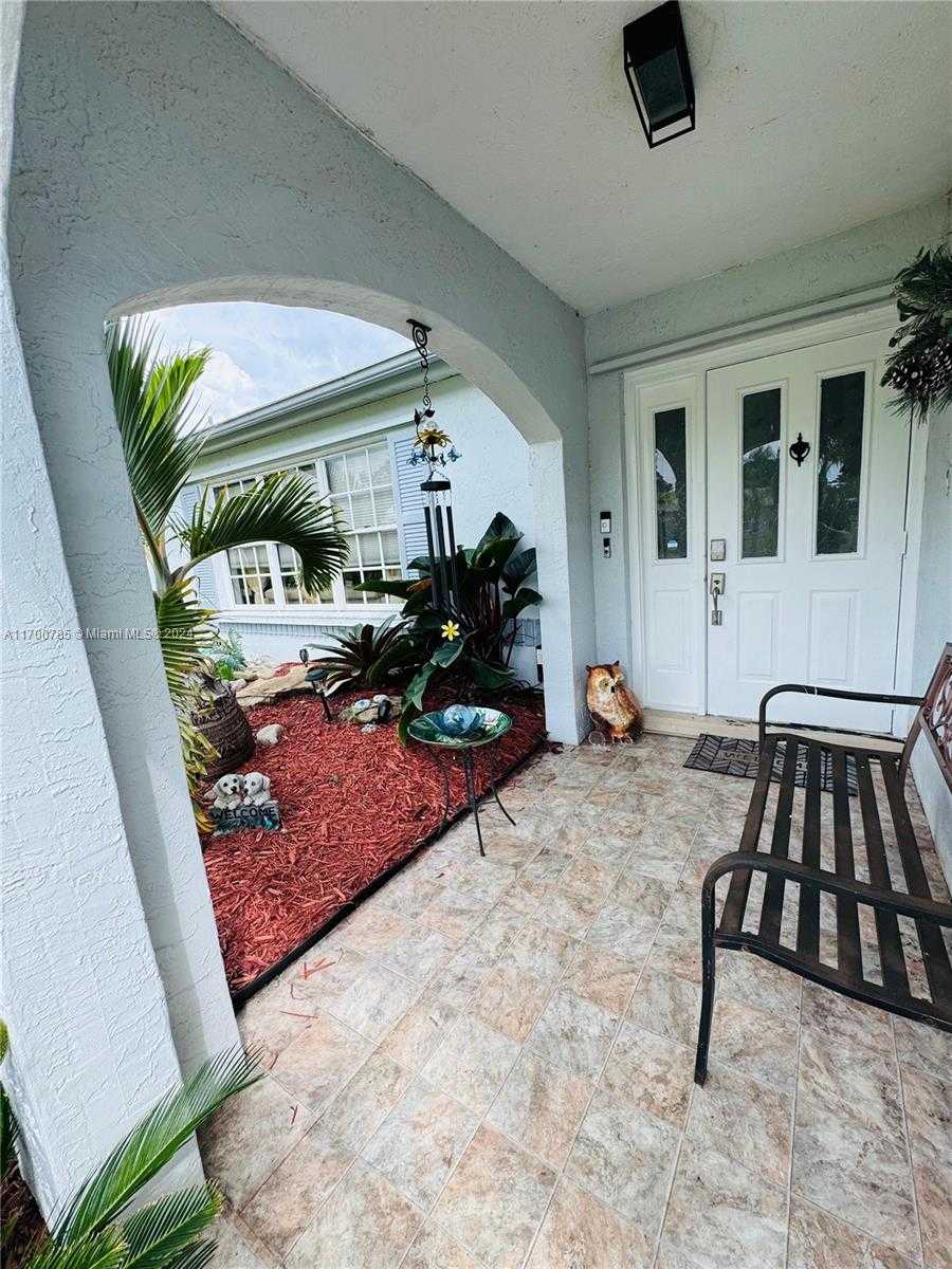 Small Image of 509 NORTH EAST SOLIDA CIR, Port St. Lucie Number 3