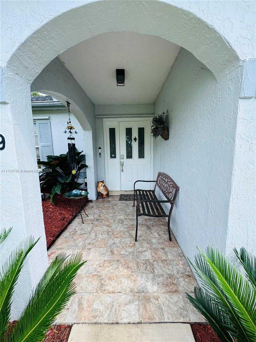 Small Image of 509 NORTH EAST SOLIDA CIR, Port St. Lucie Number 4