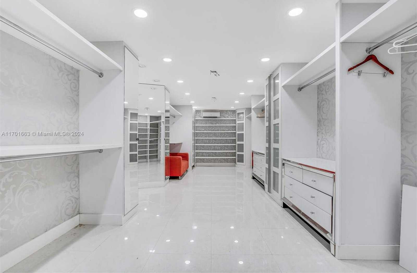 Small Image of 12746 NORTH EAST 4TH AVE, North Miami Number 11