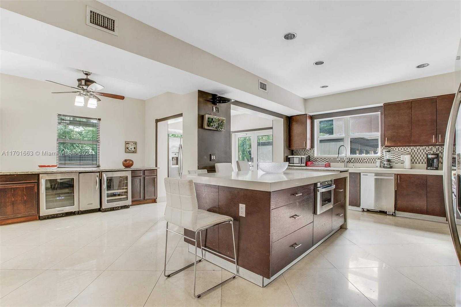 Small Image of 12746 NORTH EAST 4TH AVE, North Miami Number 17