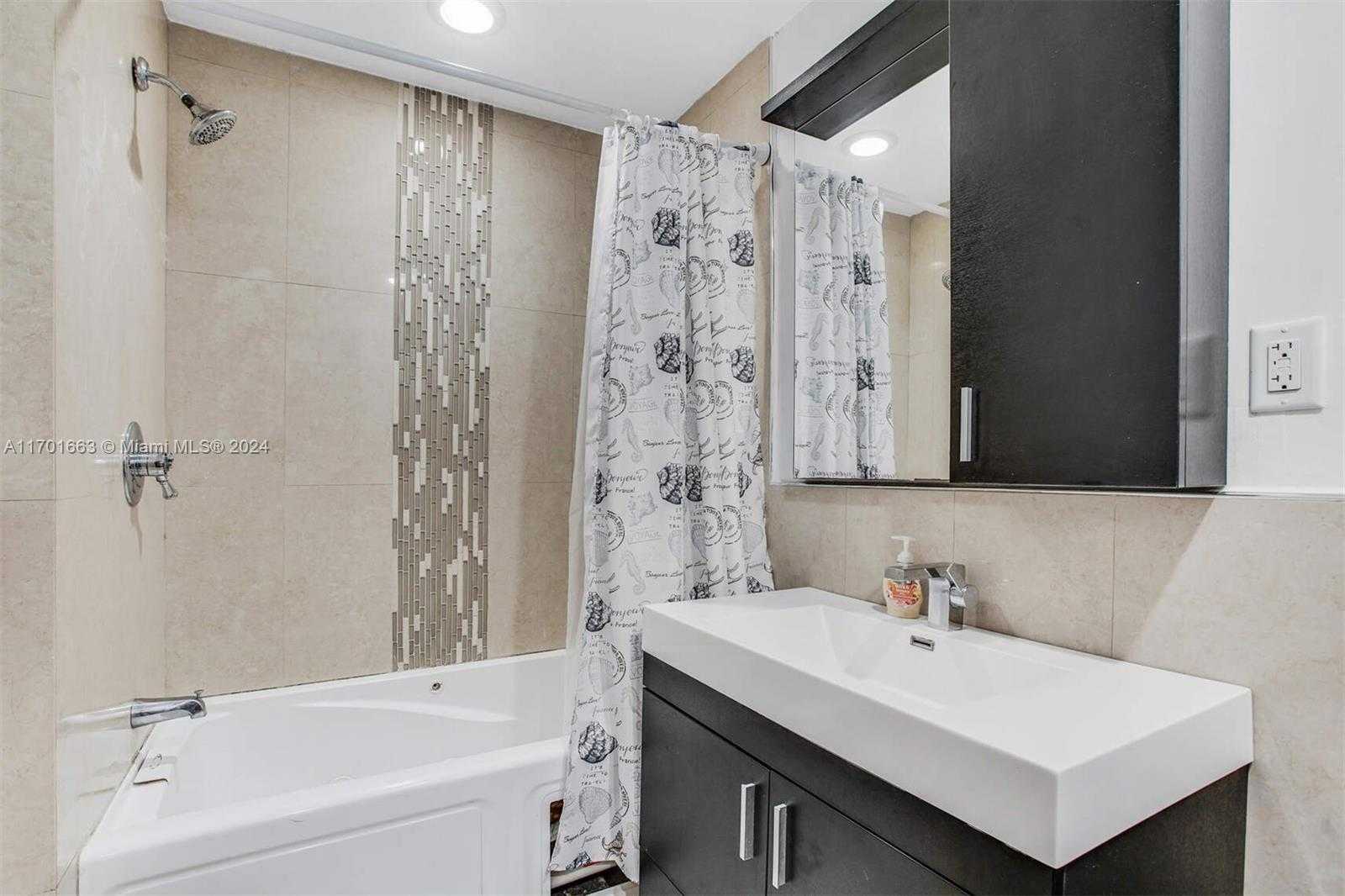 Small Image of 12746 NORTH EAST 4TH AVE, North Miami Number 27