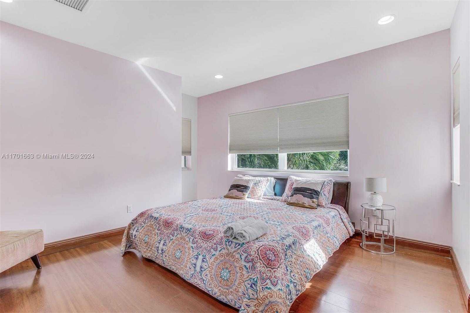 Small Image of 12746 NORTH EAST 4TH AVE, North Miami Number 31