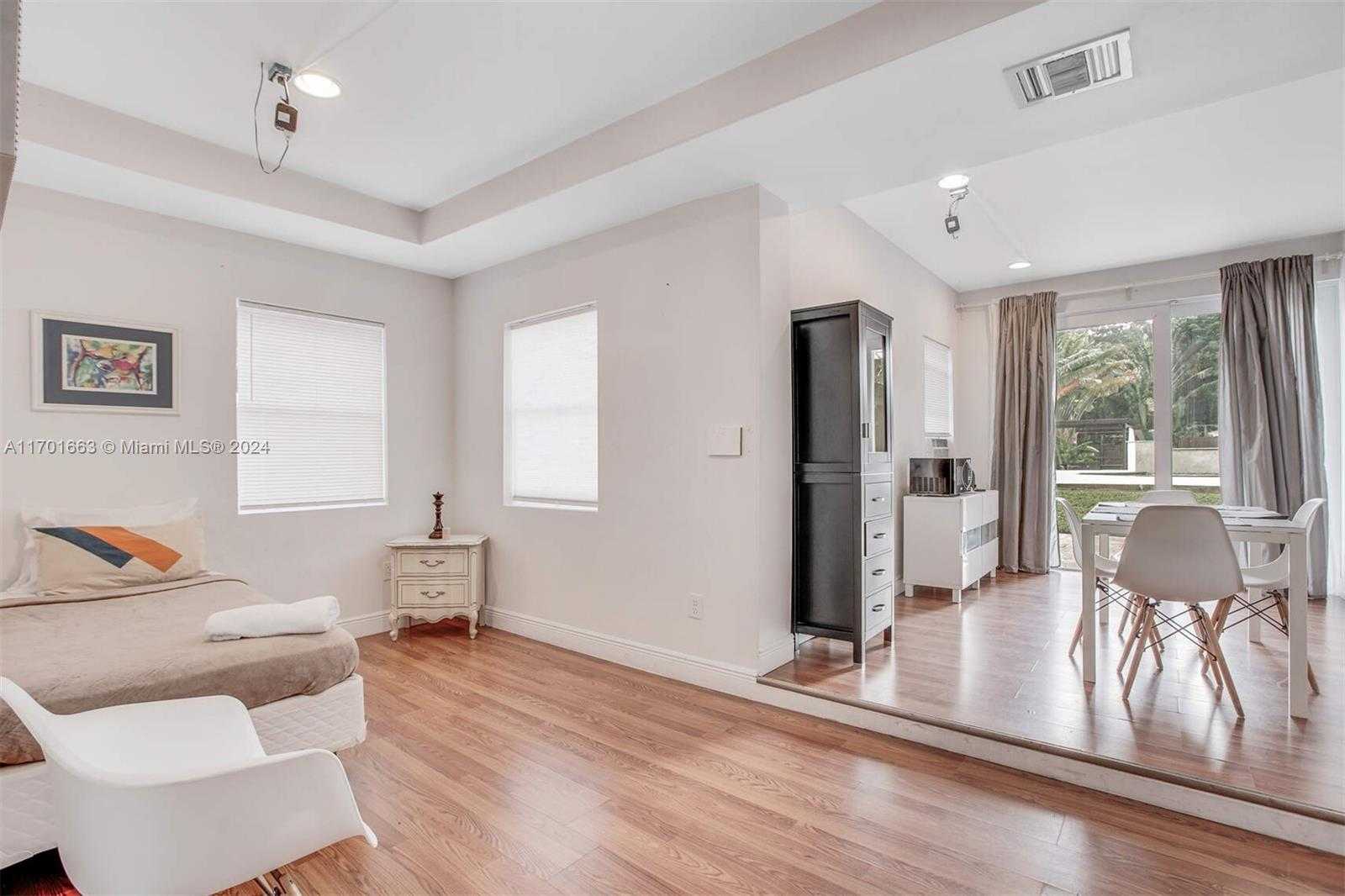 Small Image of 12746 NORTH EAST 4TH AVE, North Miami Number 35