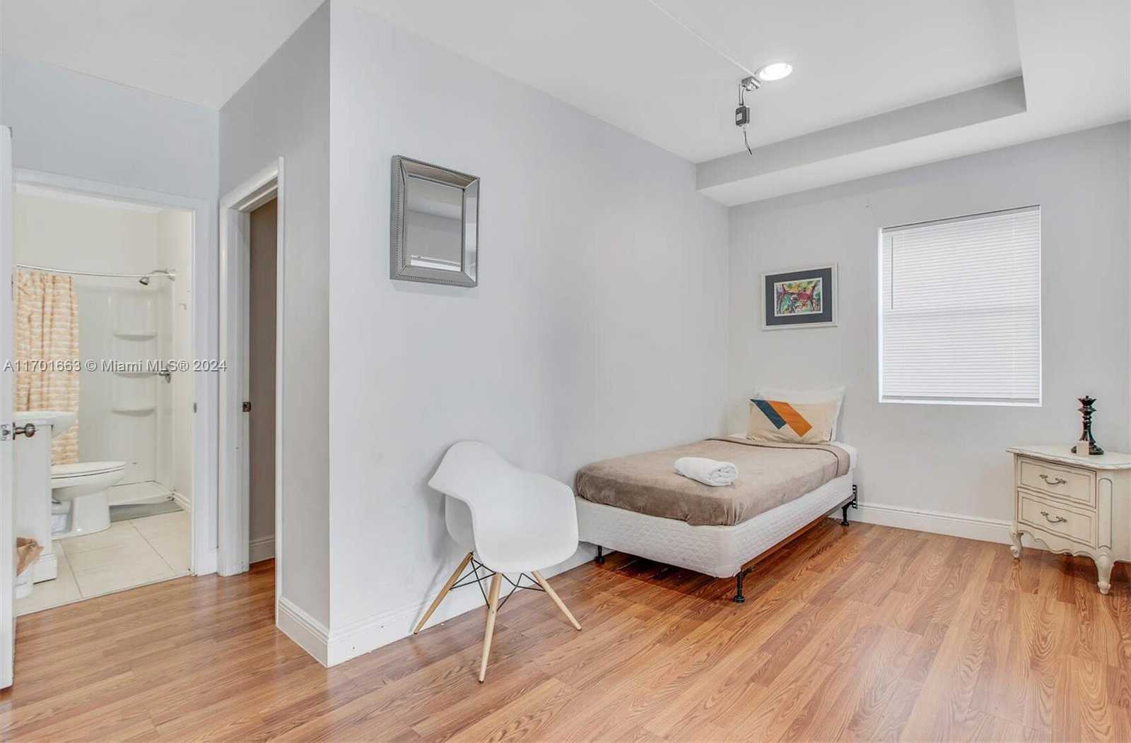 Small Image of 12746 NORTH EAST 4TH AVE, North Miami Number 36