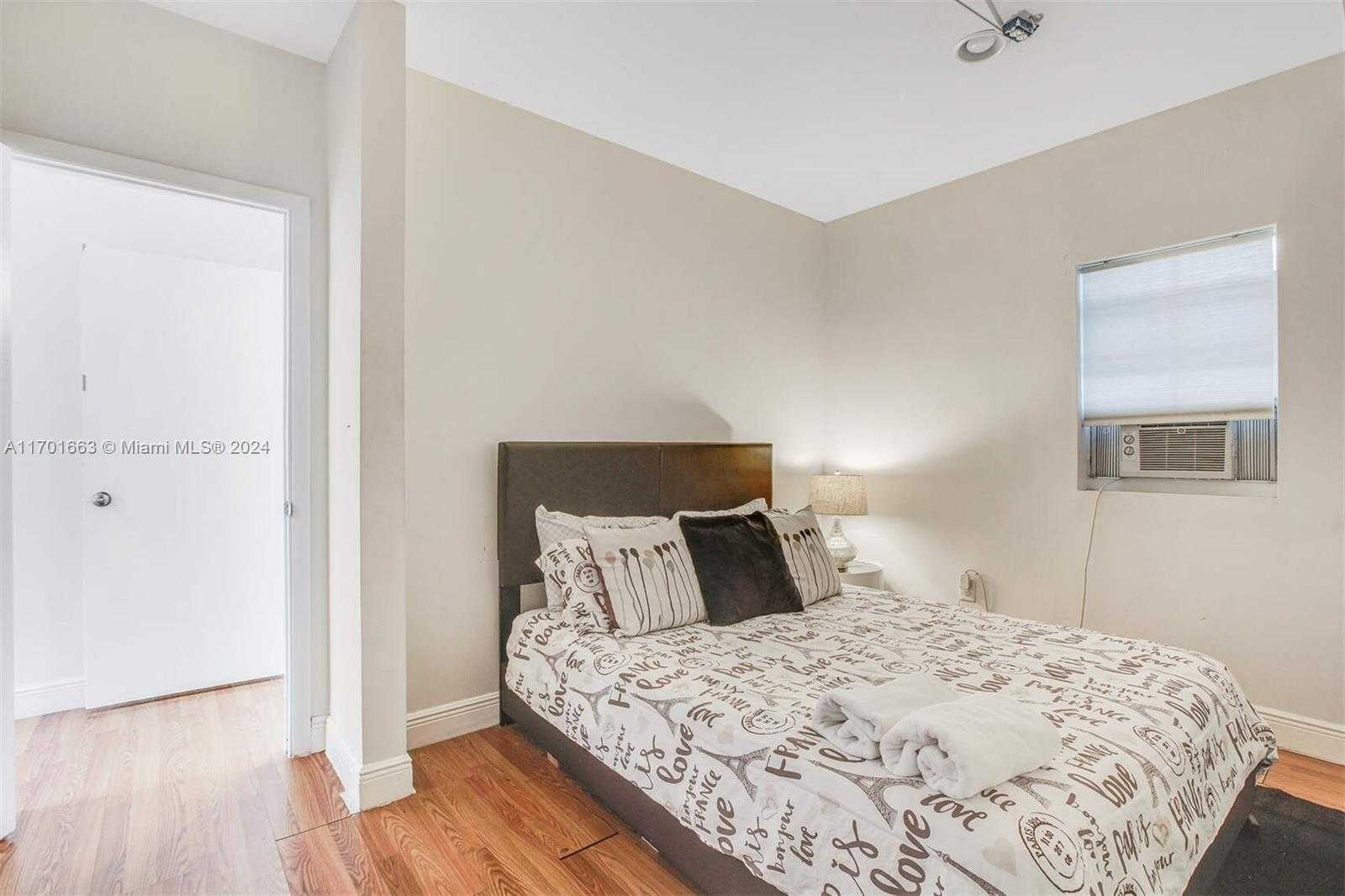 Small Image of 12746 NORTH EAST 4TH AVE, North Miami Number 37