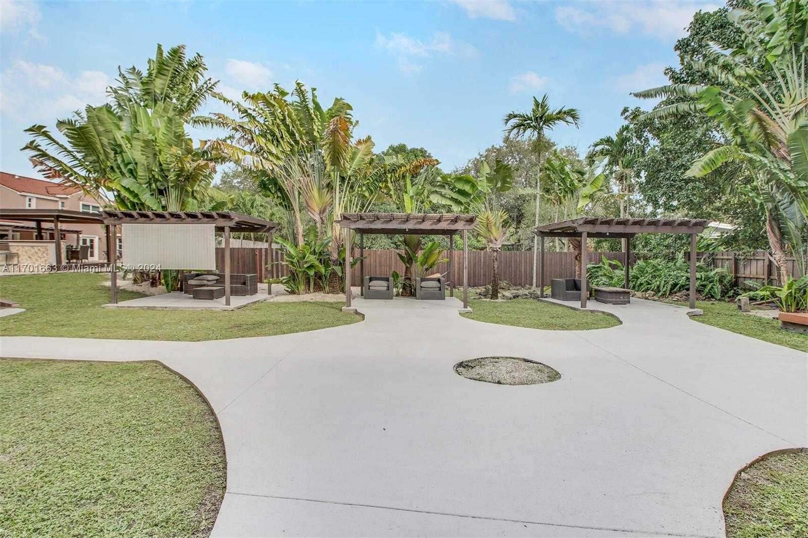 Small Image of 12746 NORTH EAST 4TH AVE, North Miami Number 6
