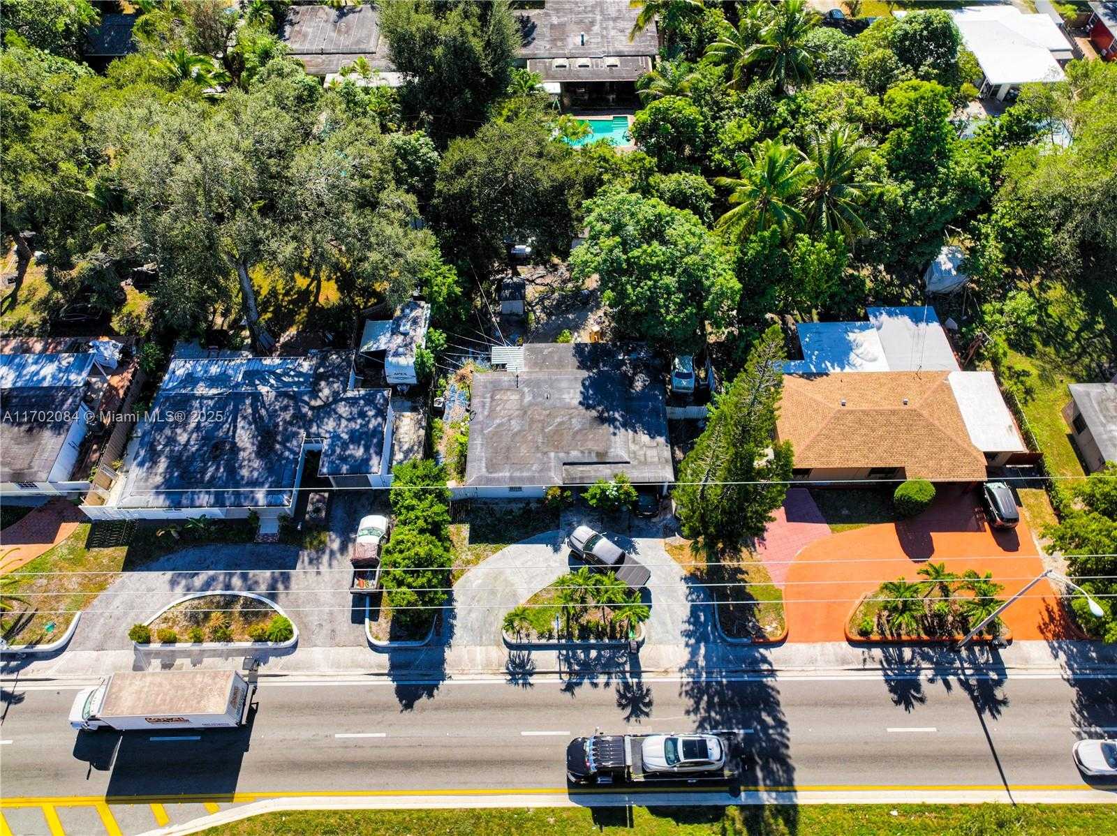 Small Image of 440 NORTH EAST 135TH ST, North Miami Number 11