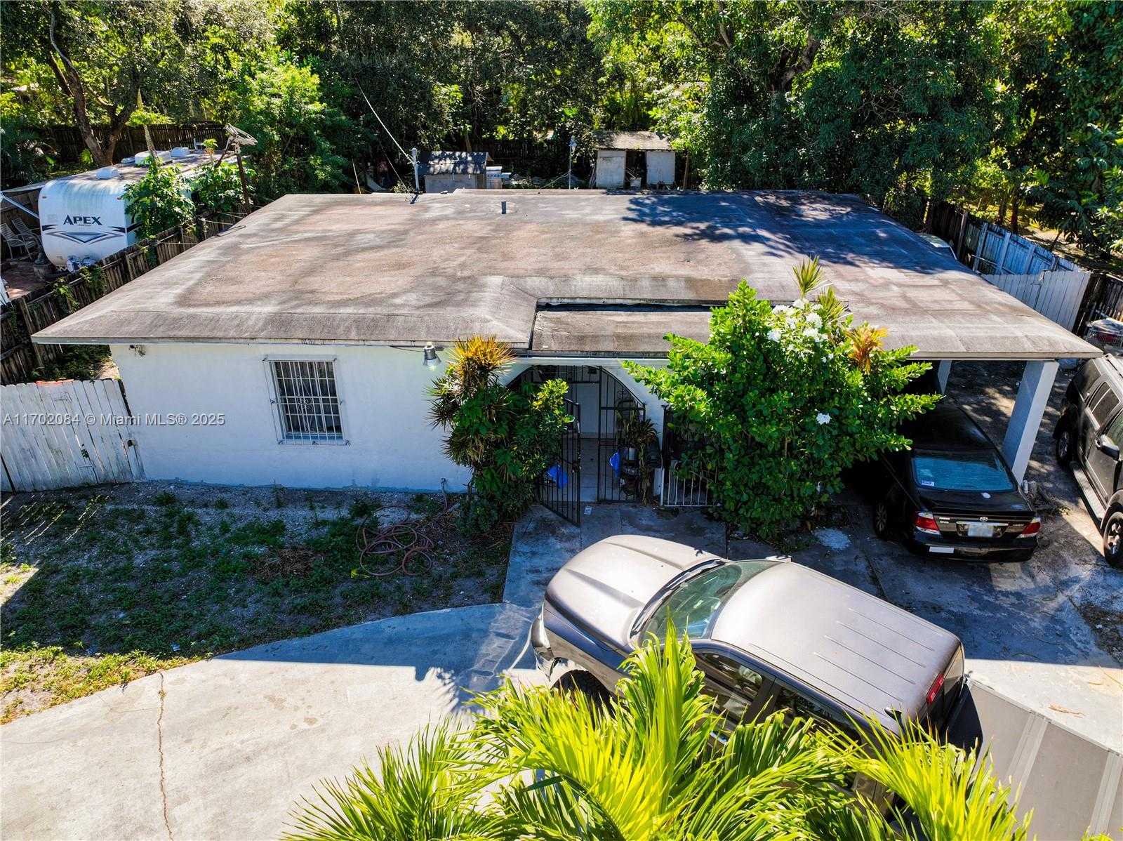 Small Image of 440 NORTH EAST 135TH ST, North Miami Number 2