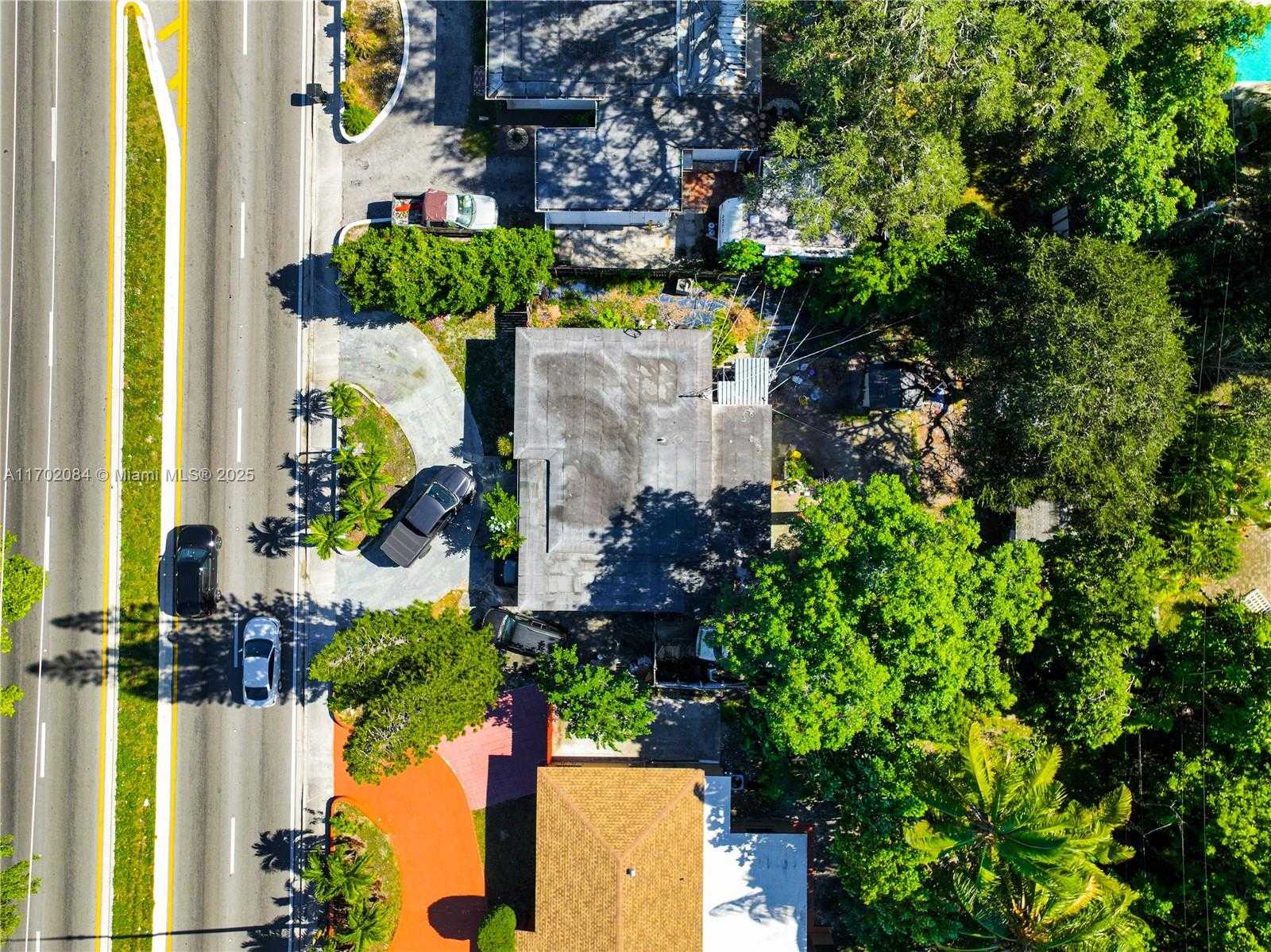 Small Image of 440 NORTH EAST 135TH ST, North Miami Number 8