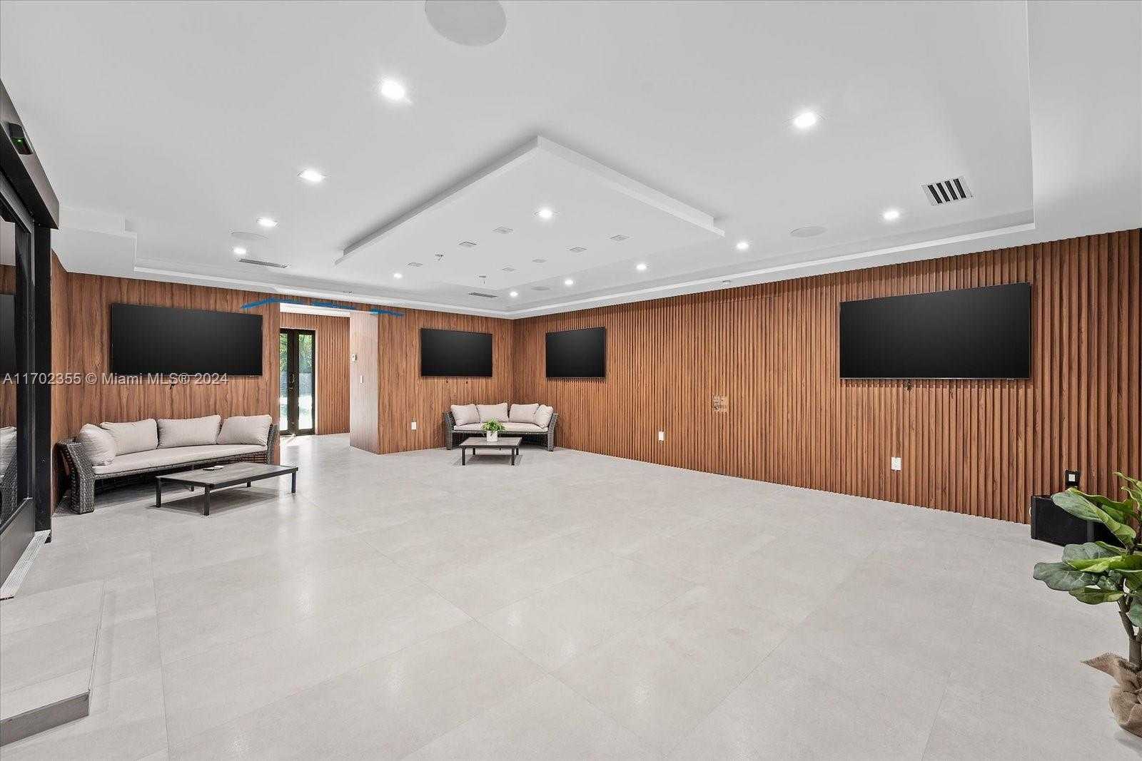 Small Image of 280 NORTH EAST 156TH ST, Miami Number 10