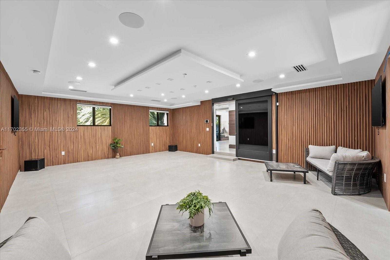 Small Image of 280 NORTH EAST 156TH ST, Miami Number 11