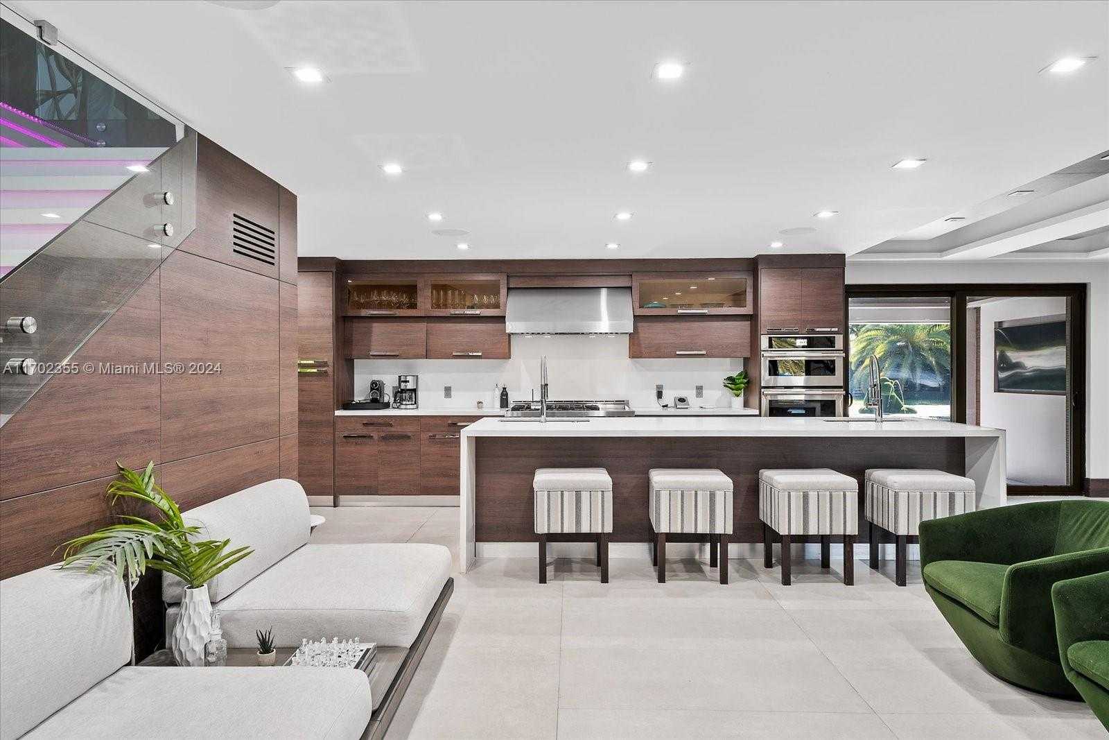 Small Image of 280 NORTH EAST 156TH ST, Miami Number 14