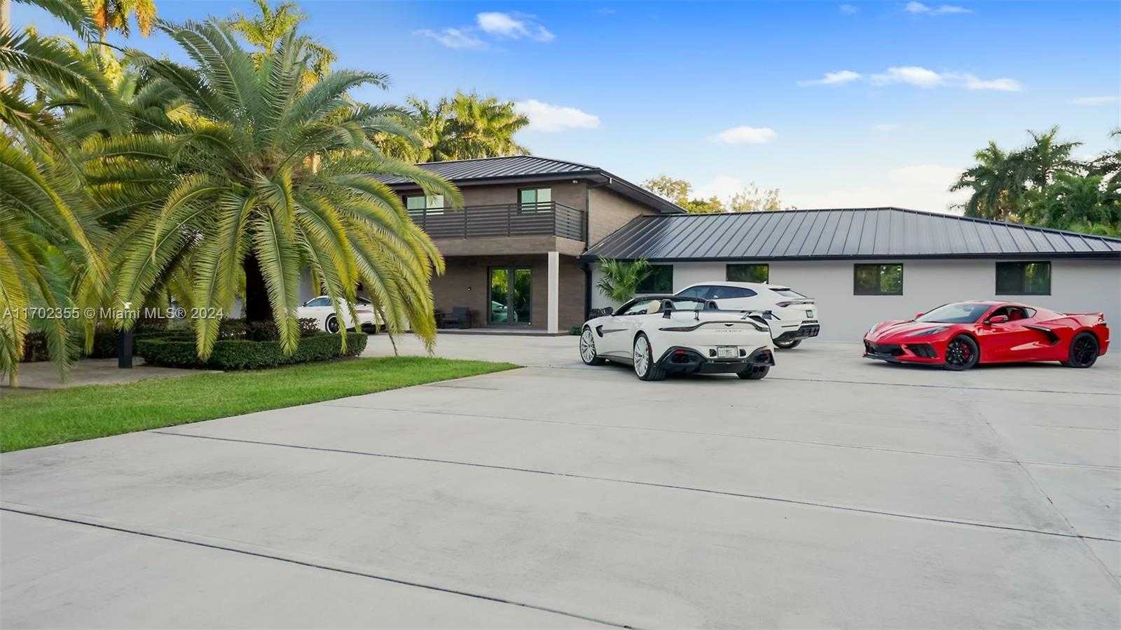 Small Image of 280 NORTH EAST 156TH ST, Miami Number 2